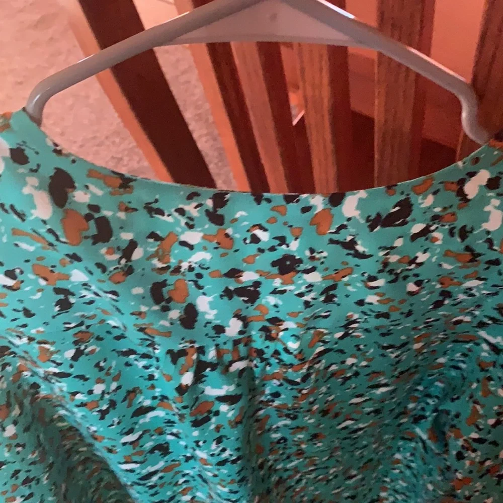 NWOT never been worn Joie green ruched 3/4 sleeve blouse, Size Medium - Picture 4 of 4